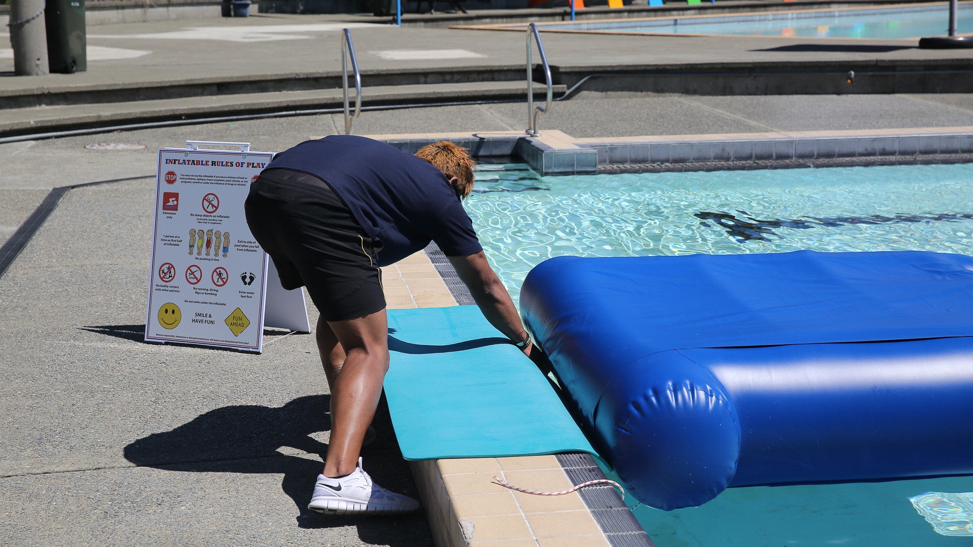 Inflatable Fall Mat Aflex Non-Slip Entry Mat for Pool Inflatables – Aflex Inflatables